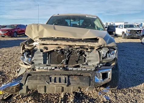 2019 Toyota Tundra Double Cab Sr z USA, uszkodzony, nr VIN 5TFUW5F16KX849699